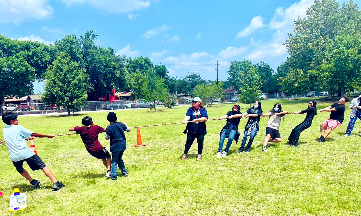 The boys still beat us girls! Team 5th grade! Thompson & Landaverde @JHoustonElem #AISDElementary #AISDmultilingual