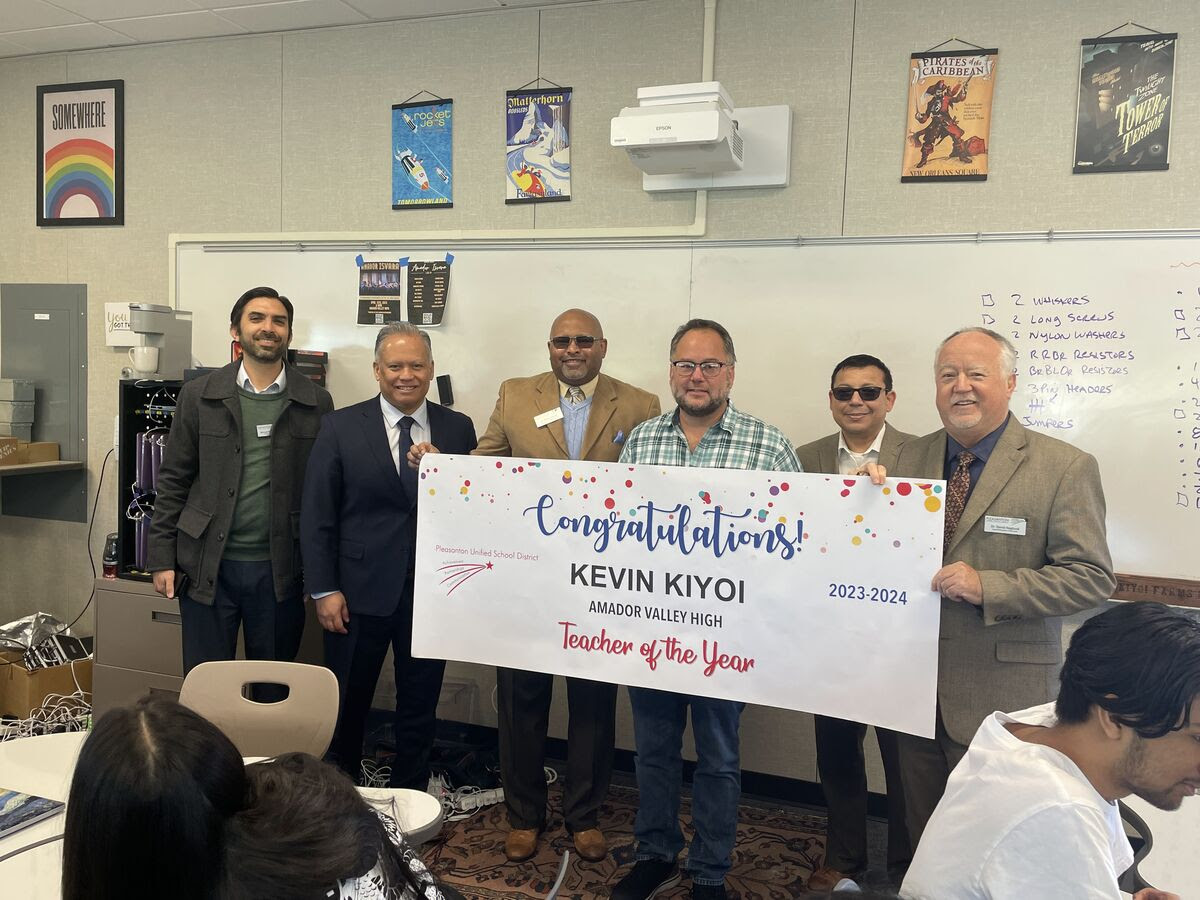 PleasantonUSD's tweet image. Happy Teacher Appreciation Week! Thank you to each of our #PUSDedu educators, who work daily to support the success of our students, and congratulations to Kevin Kiyoi, our 2023 Teacher of the Year!