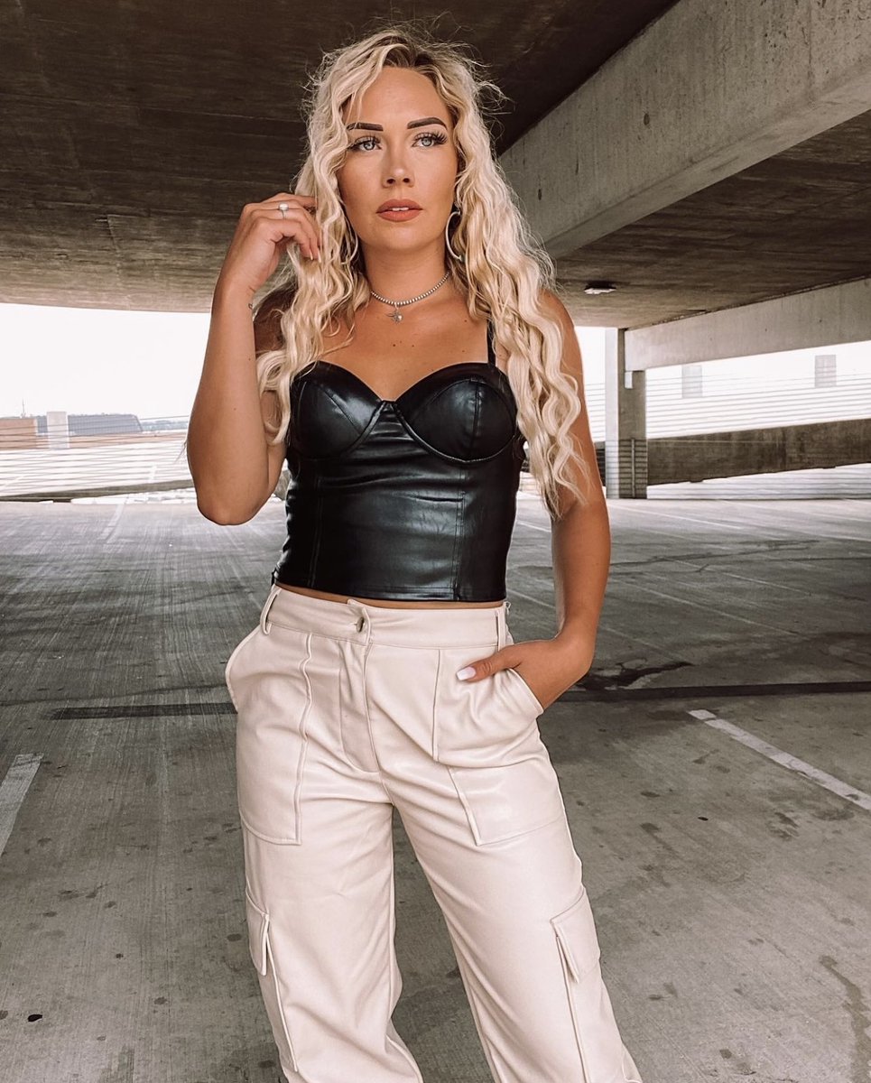 Loryssaxx's tweet photo. Hi Twitter 😍😍 https://t.co/q5FBp5JN1A