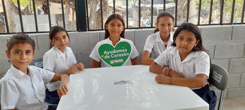 enter504's tweet photo. #Educación Azucarera La Grecia y su fundación Funazucar construyen comedor infantil y módulo sanitario en las instalaciones del CEB Álvaro Contreras   #AzucareraLaGrecia #Funazucar #ComedorInfantil #ModuloSanitario #Choluteca #Honduras 
https://t.co/1wWvFW0L21 https://t.co/TY4Bk9CycE