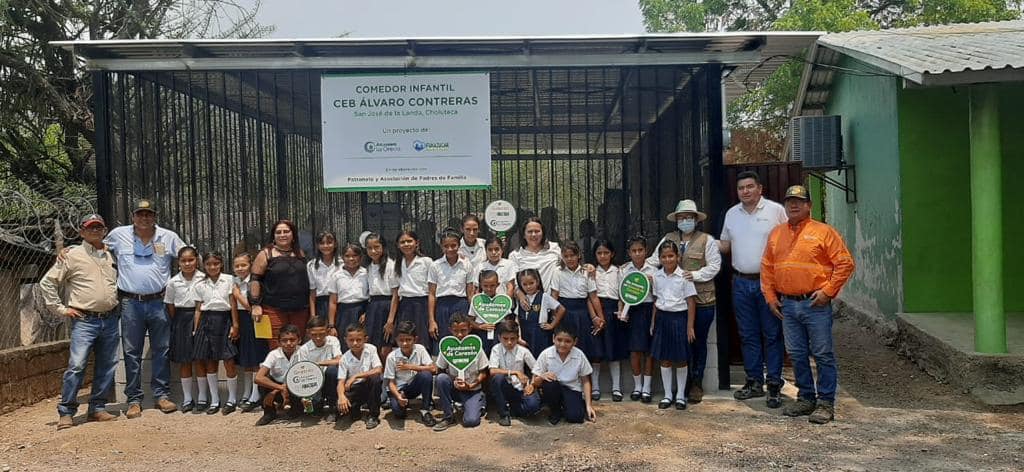enter504's tweet photo. #Educación Azucarera La Grecia y su fundación Funazucar construyen comedor infantil y módulo sanitario en las instalaciones del CEB Álvaro Contreras   #AzucareraLaGrecia #Funazucar #ComedorInfantil #ModuloSanitario #Choluteca #Honduras 
https://t.co/1wWvFW0L21 https://t.co/TY4Bk9CycE