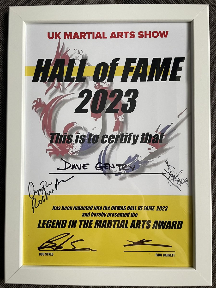 DaveGentry_BCA's tweet image. Honoured to receive Legend Award at The UK Martial Arts Show in Doncaster with legends Cynthia Rothrock and Bill Superfoot Wallace, a great weekend for the RSK Team Thank you @BobSykesMAI Paul Barnett @CitizenAwards #honoured #halloffame #martialarts