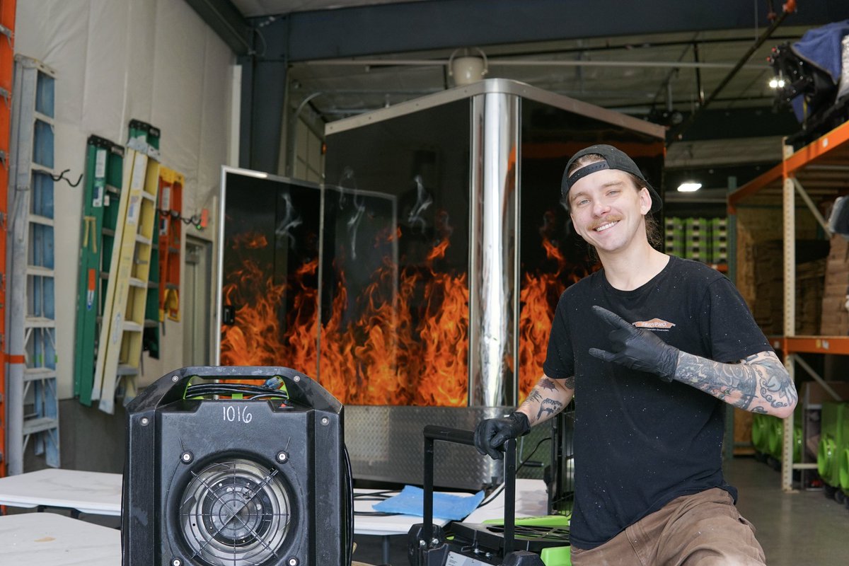 Smiles + Hard work= Getting things done ✅ 

#monday #smiles #servpro #mitigation #hardwork #michigan #construction #may #happy #work #grandrapids #spring