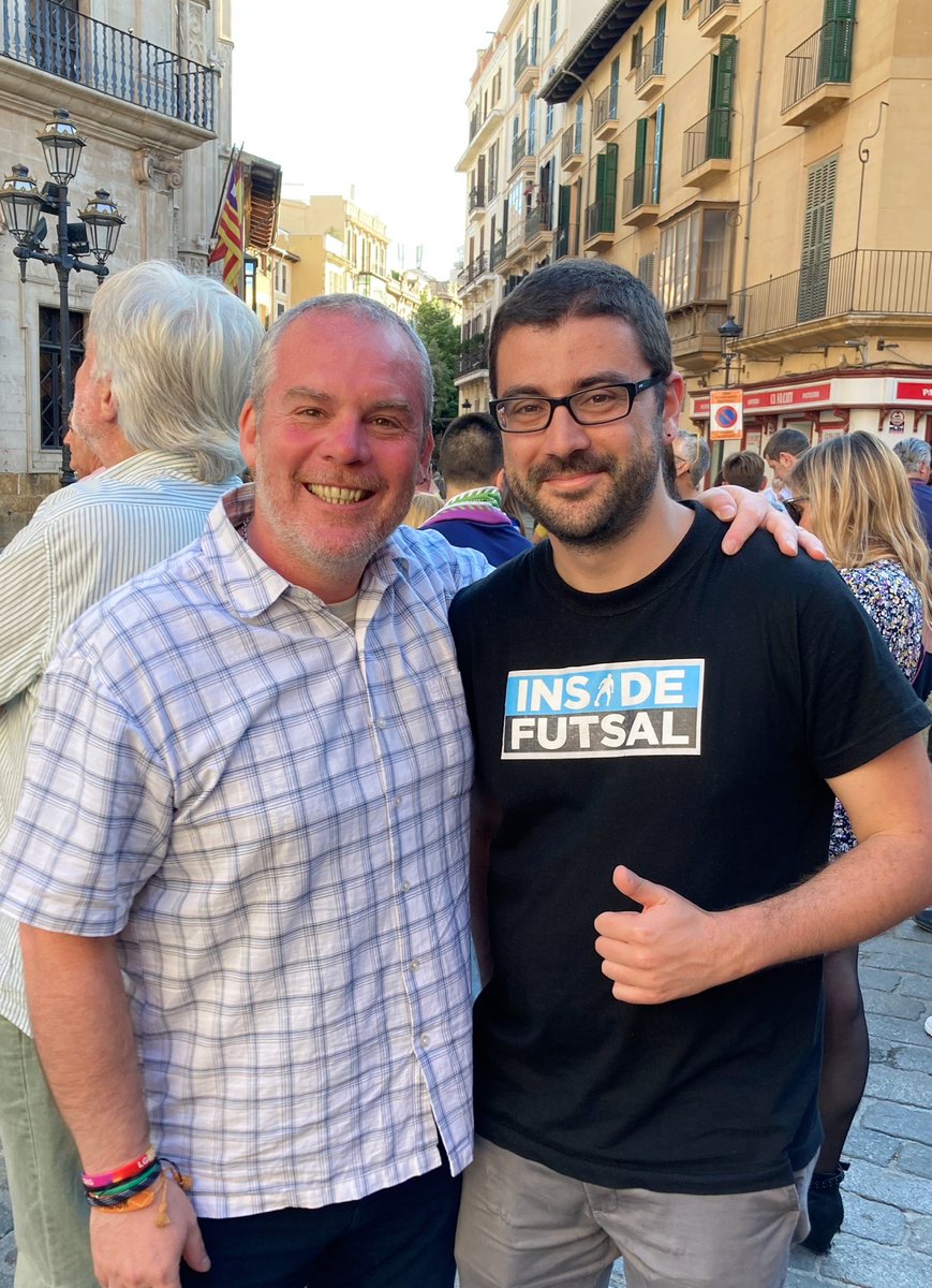 With <a href="/emen_futsal/">Emen</a> during the #rutadeloscampeones
A pleasure to meet you again and chat about futsal.