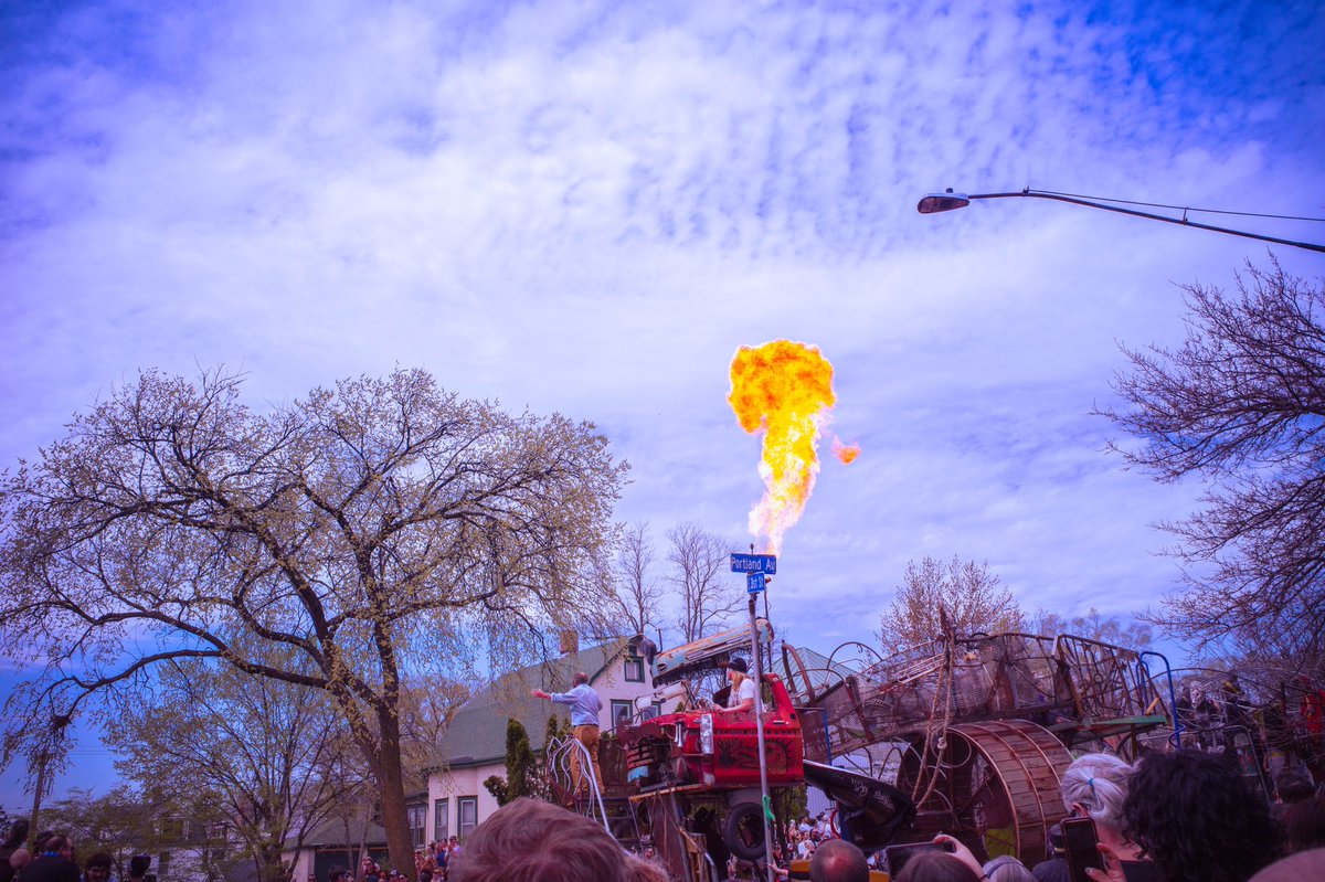 MovingStillPix's tweet photo. May Day Parade 🔥 https://t.co/l2Rn2gCBYZ https://t.co/UNTbddCxLy