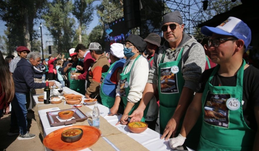 WebTribuno's tweet photo. 🎉 #Sumampa se prepara para vivir el VIII #ConcursoNacional de #asado con #cuero y #LocroCriollo, que se llevará a cabo el #25DeMayo, en el camping municipal de Sumampa👇
https://t.co/gYK9ytTZcI https://t.co/NkvaUL6ZBW