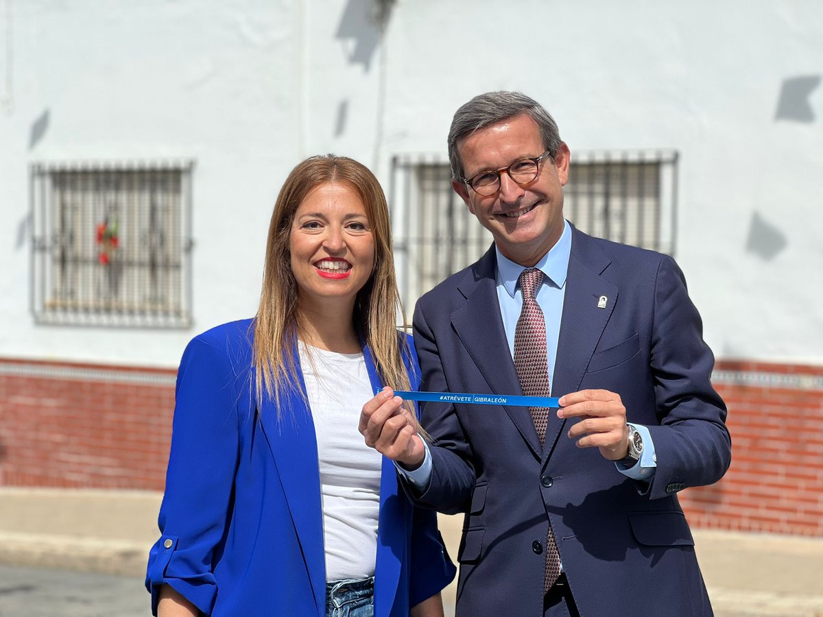 ParadelaJSr's tweet photo. Visita hoy a @Oleodiel, conociendo el trabajo de esta cooperativa oleícola premiada junto a Paqui Rosa, con un proyecto ilusionante para #Gibraleón. Y parada en #Valverde para dar a conocer el apoyo que estamos dando a la #industria textil y de la madera, con tanto arraigo local. https://t.co/NDZyYNG3yy