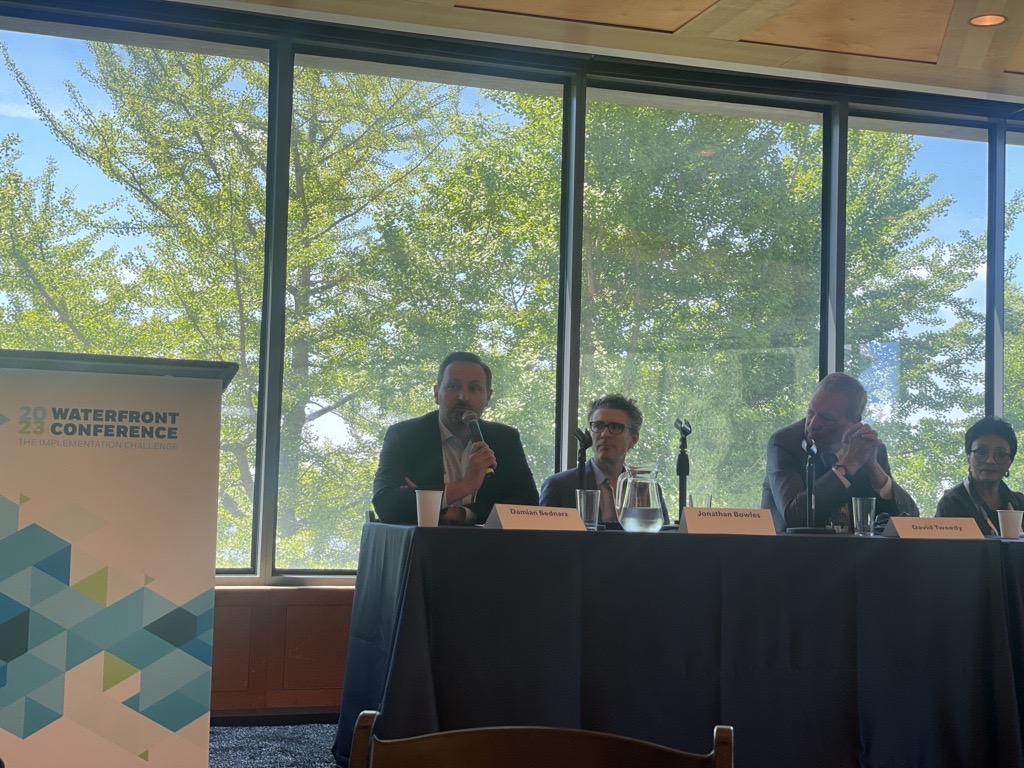 ThisIsAttentive's tweet photo. Thank you to @OurWaterfront for another incredible #WaterfrontConference! The #AttentiveEnergyOne team appreciated the opportunity to speak on panels and engage leaders from all sectors working to meet our shared climate and resiliency goals in the region. https://t.co/G1ZRS4hZ1m