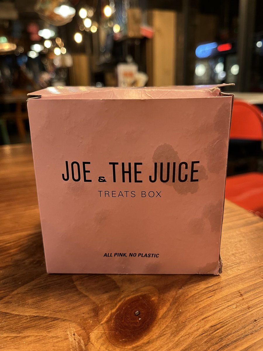 Thank you @joeandthejuice for donating delicious chocolate brownies to our #PublicLivingRoom today and becoming part of @TheBigHelpOut23 

Warming when the community rallies behind you to make things possible 😊