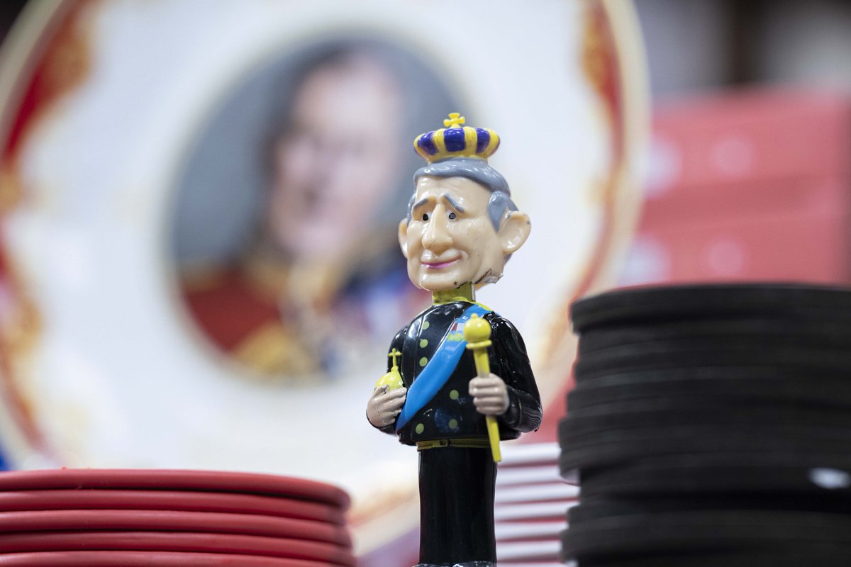 kayi_osmangazi's tweet photo. @TheEconomist Old charles 🇬🇧 must go! 
#Stopmonarchy 
#freedomtoScotland 
#freedomtoİreland https://t.co/HjaPG5THL3