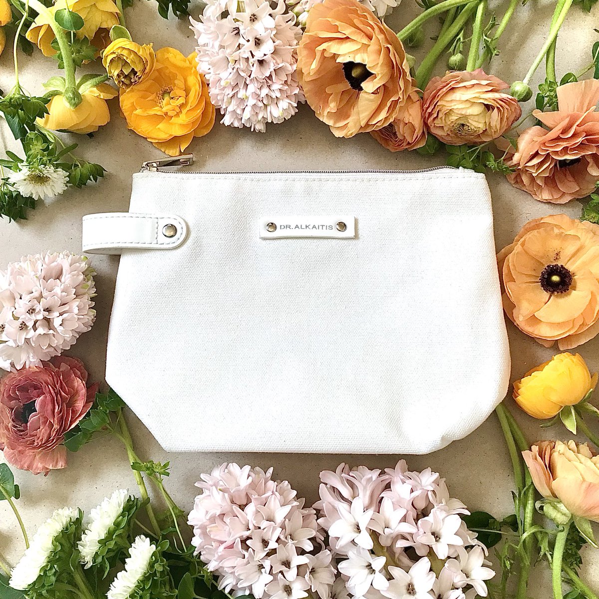 dralkaitis's tweet photo. Mother's Day is almost here! ✨ Get 20% off online orders through 5/15. We're also gifting our new travel bag with orders over $350. The travel bag recycled cotton, lined, water-resistant + spacious enough to to hold 6 of our full size products. https://t.co/pLz2aZzh4U #organic https://t.co/GMfILf6fjl
