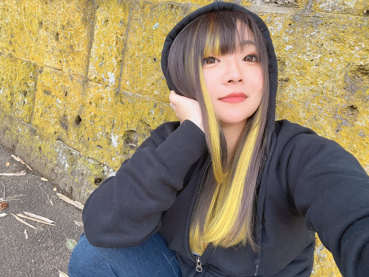 酒飲みすぎて、水飲みたくて自販機でい・ろ・は・す買ったらまさかの白ぶどう味で
「？！？！」
って頭がパニックになる現象に名前を下さい。

そんないい朝です。
  #死体役