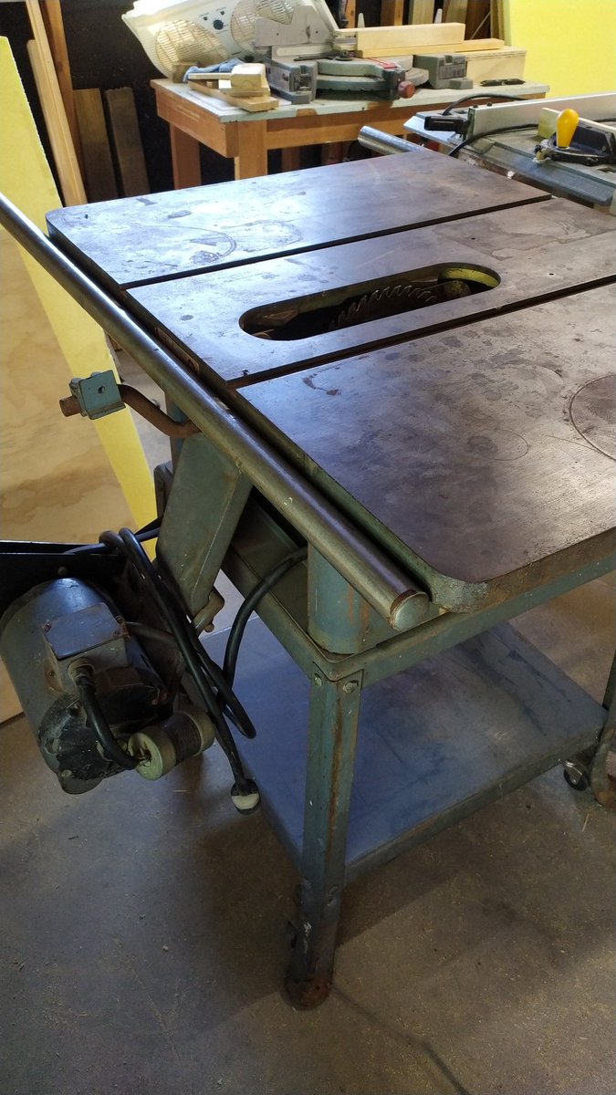New project! A DeltaRockwell table saw in need of a little TLC. #woodworking #workshop #hamradio