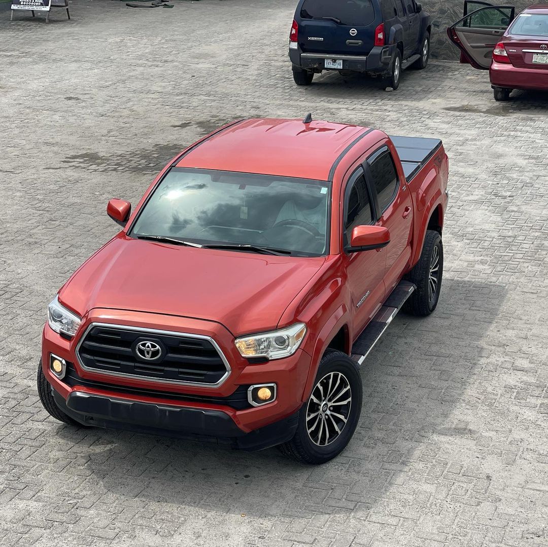 Auto_poacher's tweet photo. Is there anyone that can do 16m for this Tacoma this week? We don tire abeg this car needs to go this week https://t.co/2kvjrGPfNT