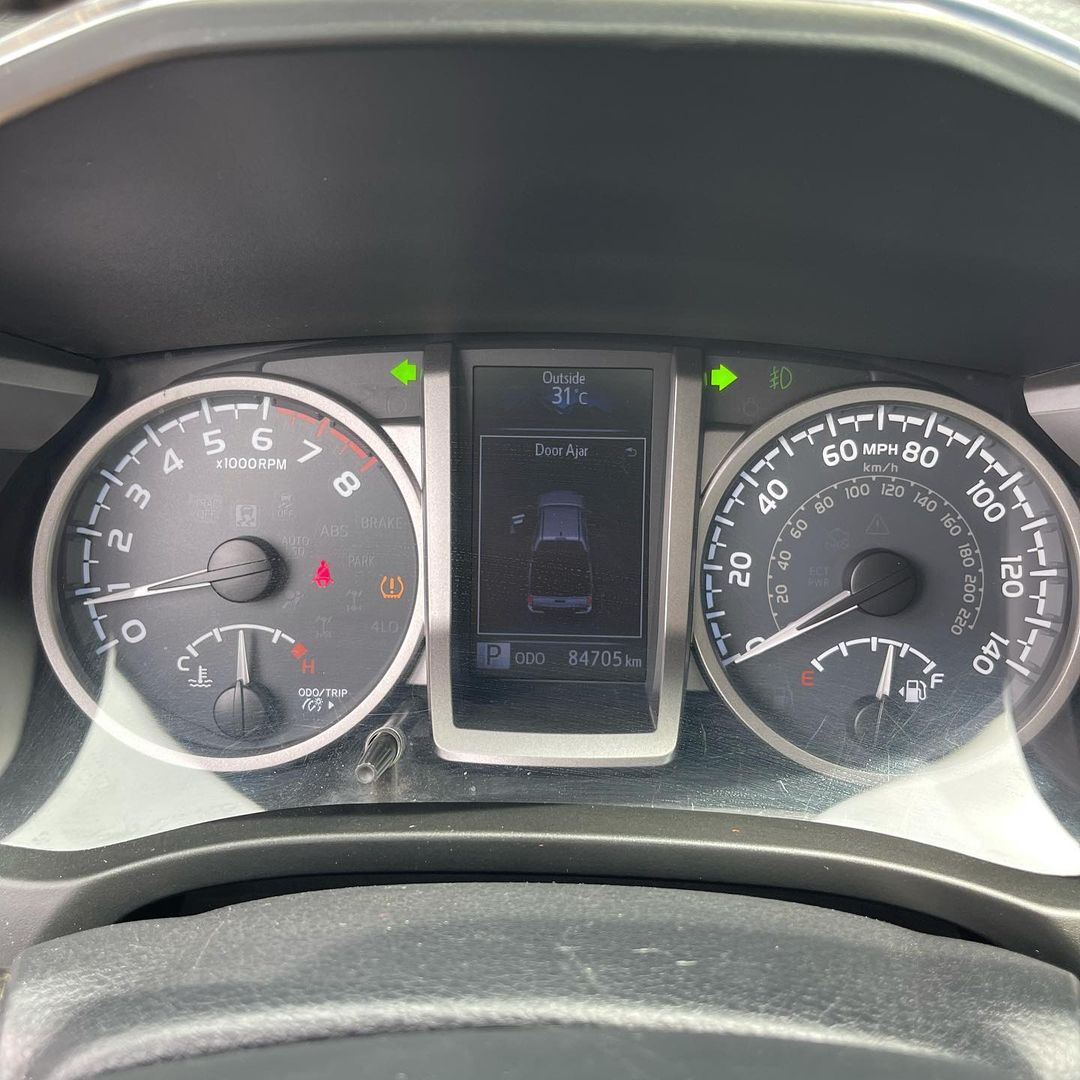 Auto_poacher's tweet photo. Is there anyone that can do 16m for this Tacoma this week? We don tire abeg this car needs to go this week https://t.co/2kvjrGPfNT