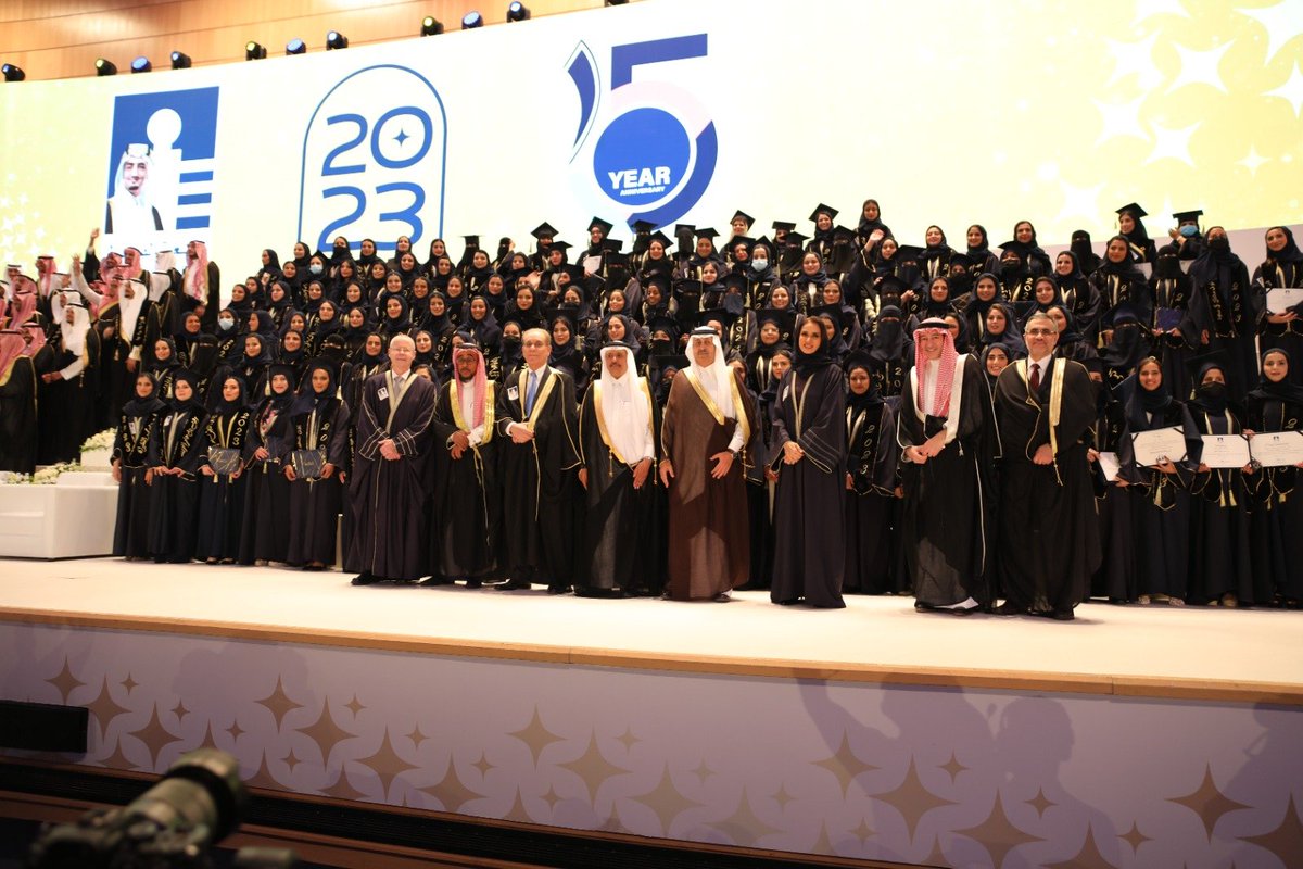 Alfaisaluniv's tweet photo. صاحب السمو الأمير بندر بن سعود بن خالد آل سعود، الأمين العام لمؤسسة الملك فيصل الخيرية، يشرف حفل تخريج الحاصلين على درجة الماجستير – كلية الأعمال وكلية الطب. #جامعة_الفيصل   #عقيدة_علم_عمل https://t.co/qEbWZVS5NH