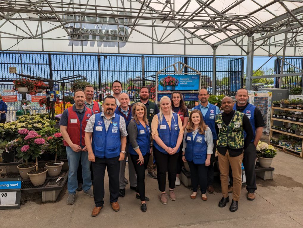 BGiesle's tweet photo. Huge shout out to our vendor partners the last two days spending time with R12 DMSMs and Mst asm in D888!   We had a busy 2 days with a ton of learnings! Thank you to Andy Brode Angela Hansen  and @Bob Jones from the Supplier Services Team on setting up the event! Ty to Cesar ! https://t.co/RjV3dBM9Qf