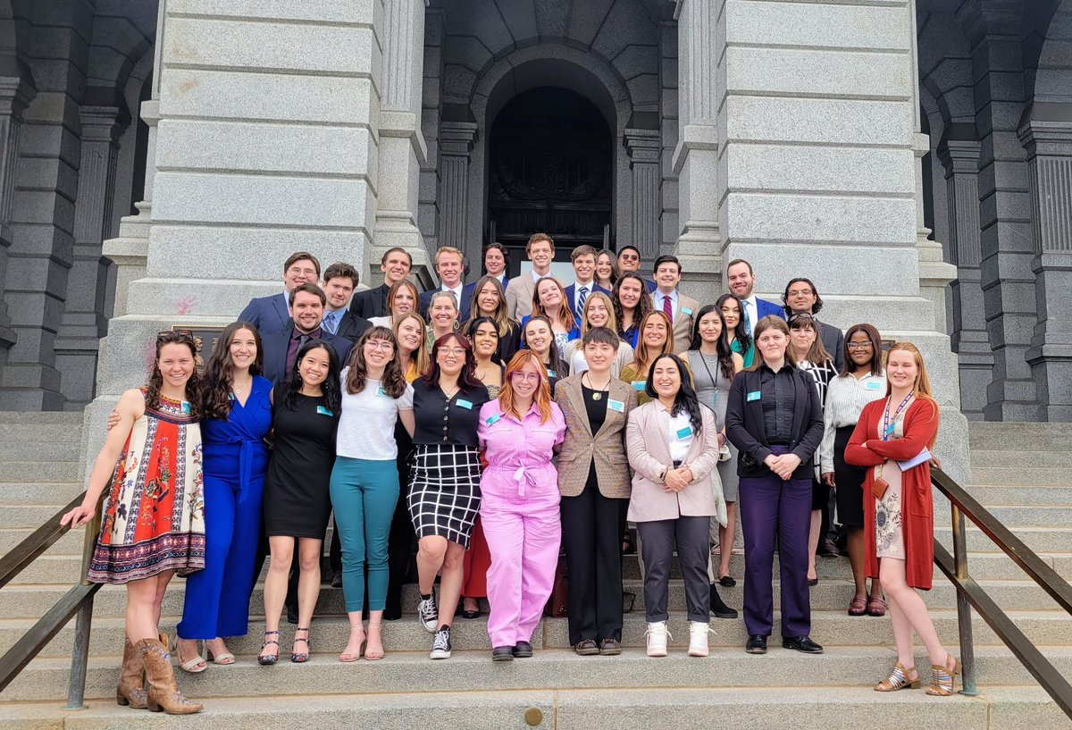 We 💙 our aides! Thank you for your hard work to build a better Colorado each and every day! 

We couldn't do it without you. 

#coleg #copolitics