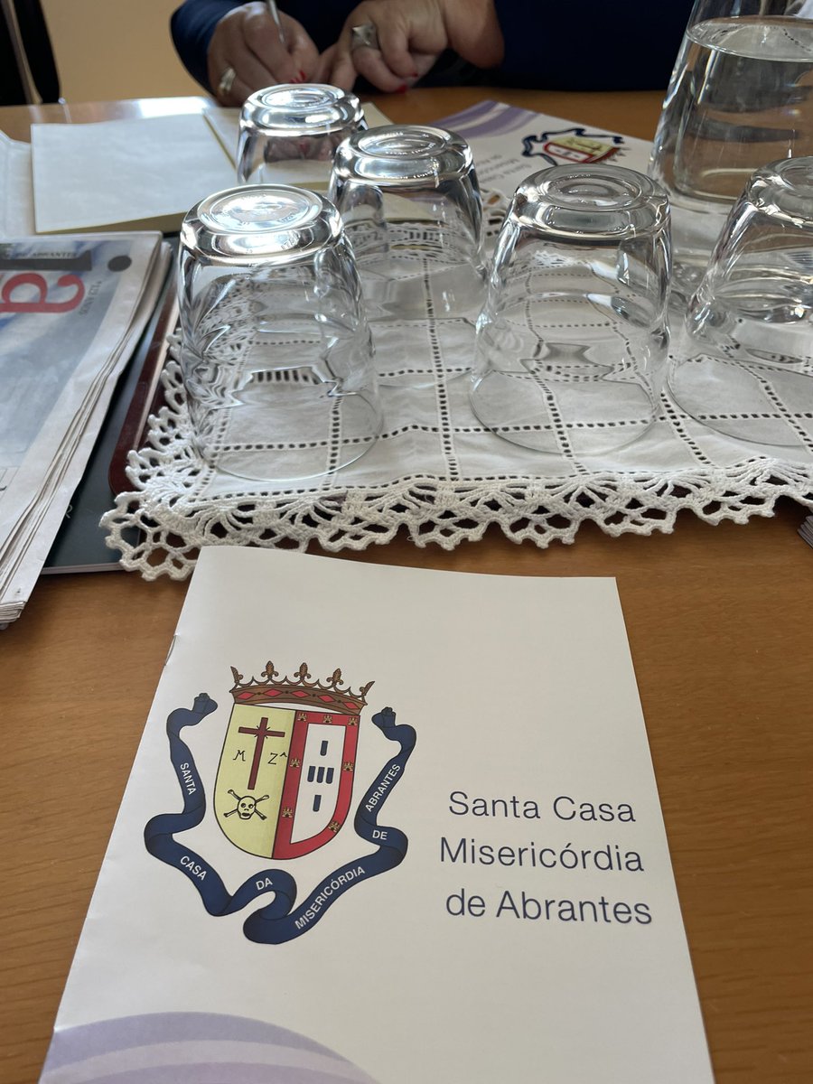 jsd_abrantes's tweet photo. O Centro de Solidariedade Social do Souto e a Santa Casa da Misericórdia de Abrantes tem sido peças fundamentais na prestação de cuidados à população. Participamos ainda no almoço-debate com alguns membros da Comissão Política do PSD e na visita à Associação dos Agricultores de+ https://t.co/n4HrJCmssc