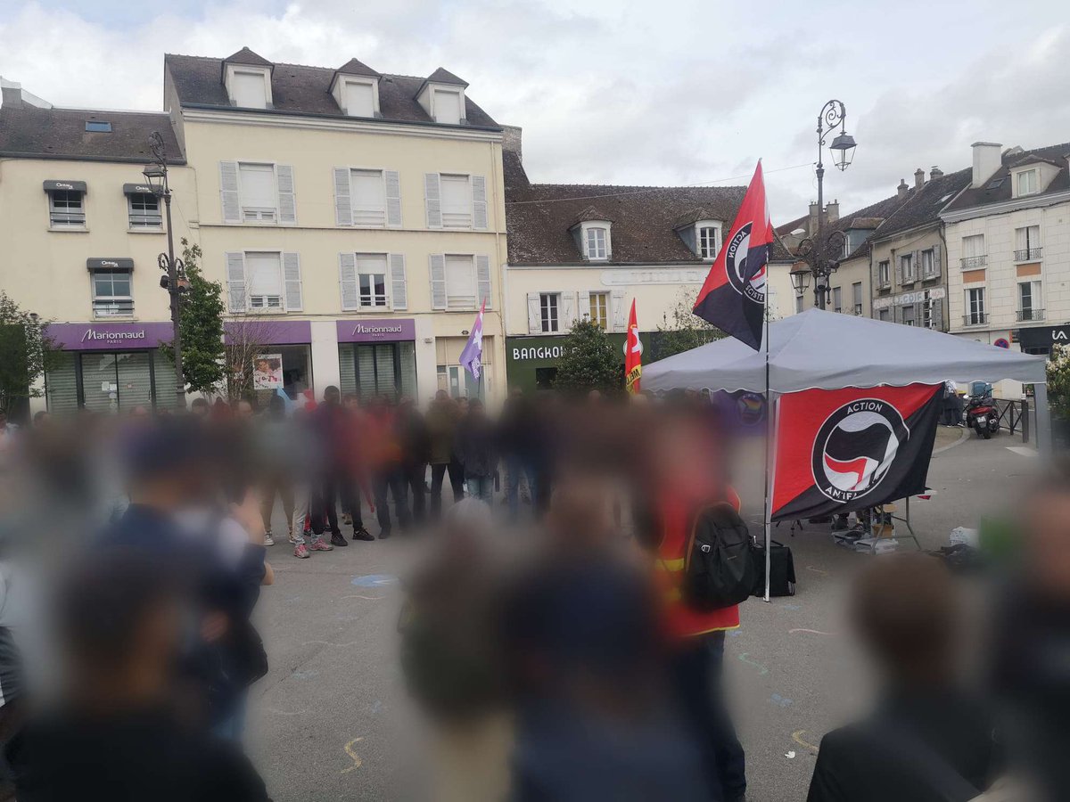 Asso_Antifa77's tweet photo. Ce fut aussi l'occasion de rencontrer de nouveaux et nouvelles camarades.
Melun est antifa, le 77 est antifa !
#MelunSixUn #77antifa #LoiDarmanin #8mai #Antifa #afa77 #Melun https://t.co/mHu7BigLe6