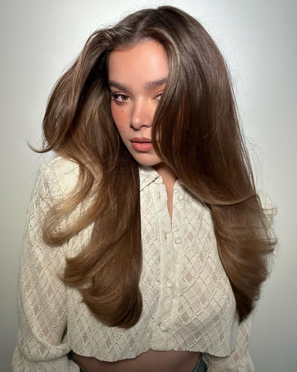 HAILEE STEINFELD OH MY GOD