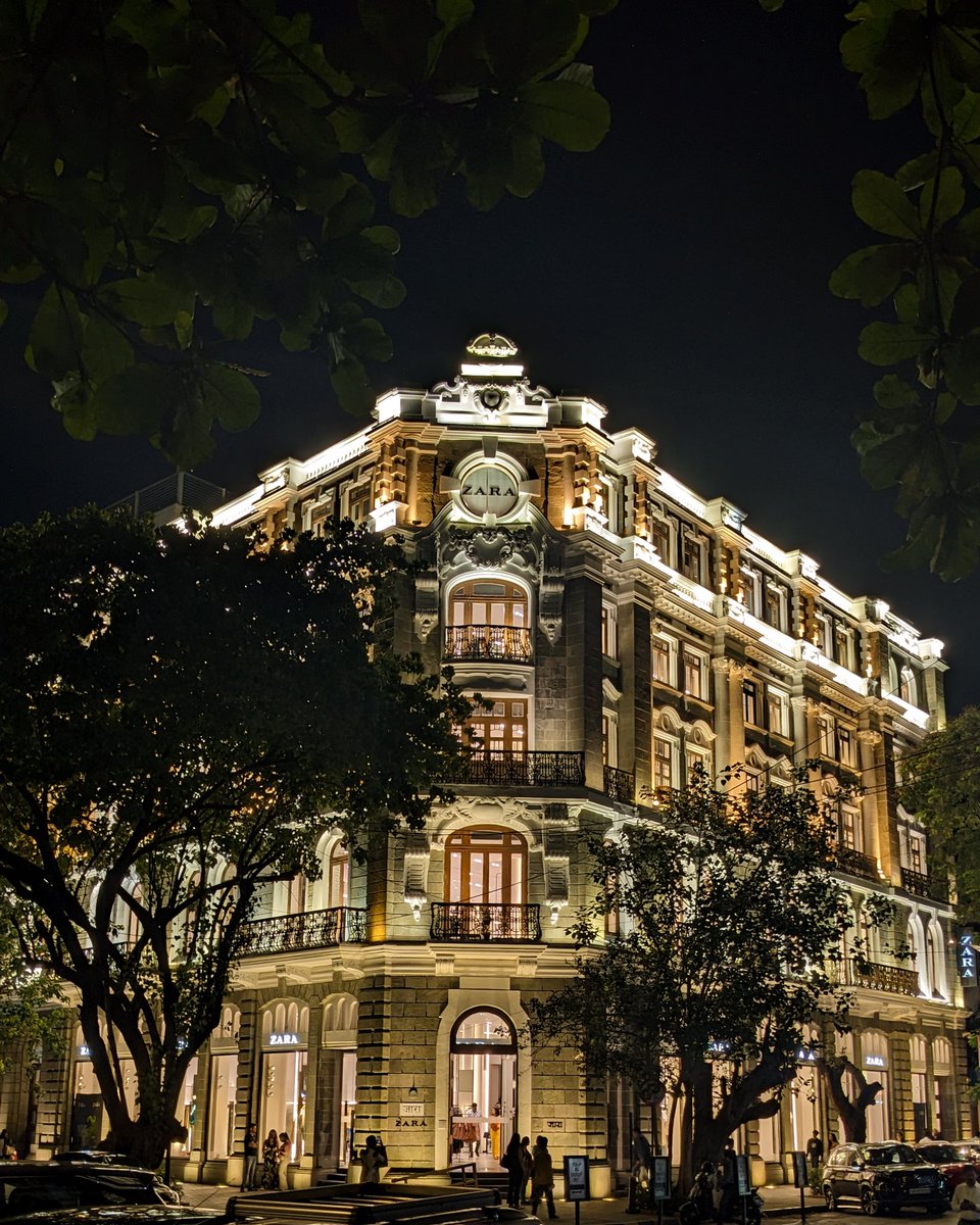 Rushike70950682's tweet photo. Night views of historical buildings of #Mumbai
#teampixel https://t.co/bB6z3m8WCI