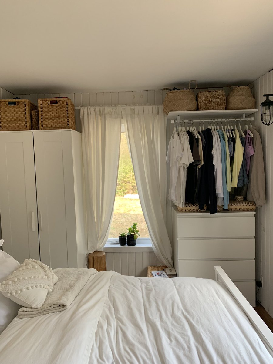 annaamarier's tweet image. Petit après-midi de ménage 🧽🧺 Garde-robe avant vs après 🫶🏻 
 #springreset
