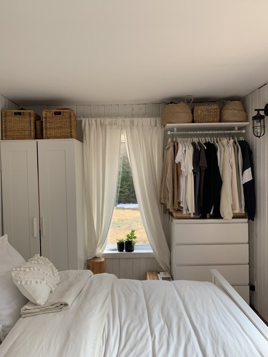 annaamarier's tweet image. Petit après-midi de ménage 🧽🧺 Garde-robe avant vs après 🫶🏻 
 #springreset