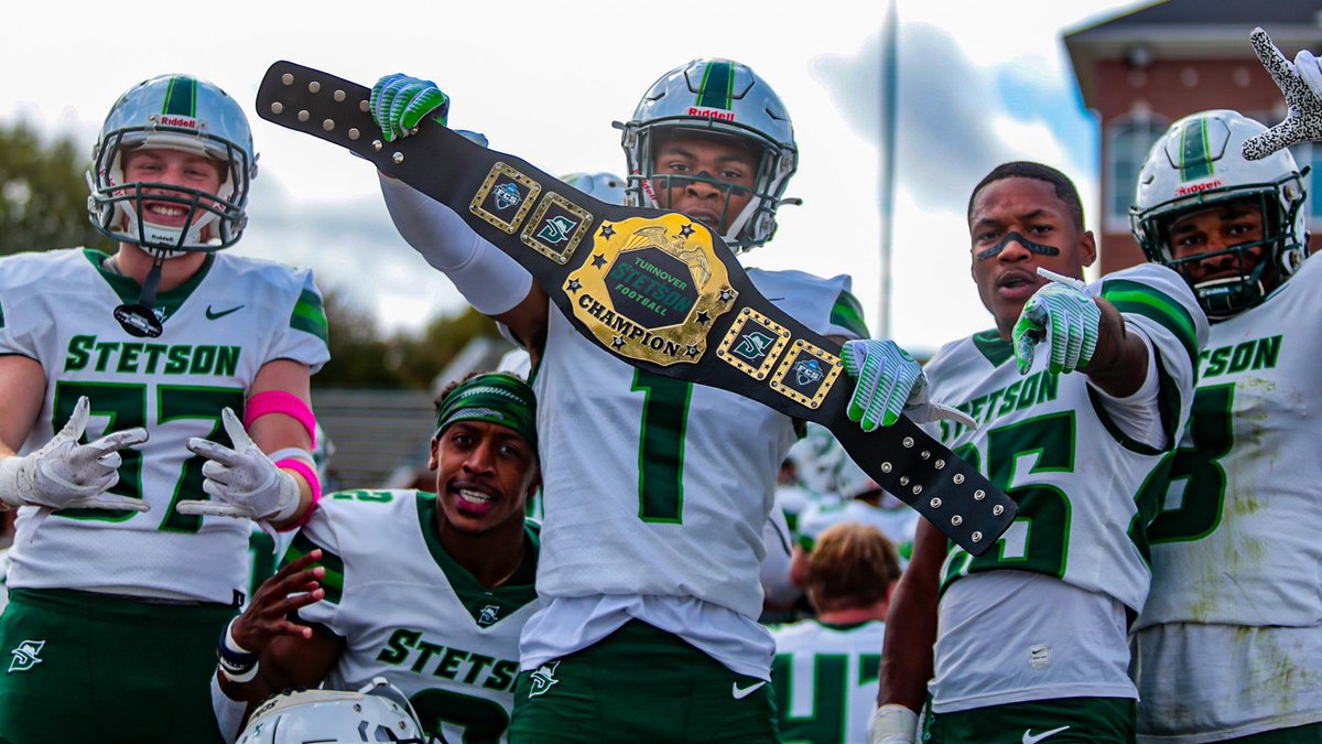 After a great conversation with @CoachMaloneyOL I am truly blessed to receive an offer from Stetson University #HatAttack #GoHatters 
@RecruitManatee 
@coachrichlansky 
@StetsonFootball 
@Dwight_XOS 
@Andy_Villamarzo 
@larryblustein 
@Coach_Manion_ 
@BaityTravis @JacquezGreen