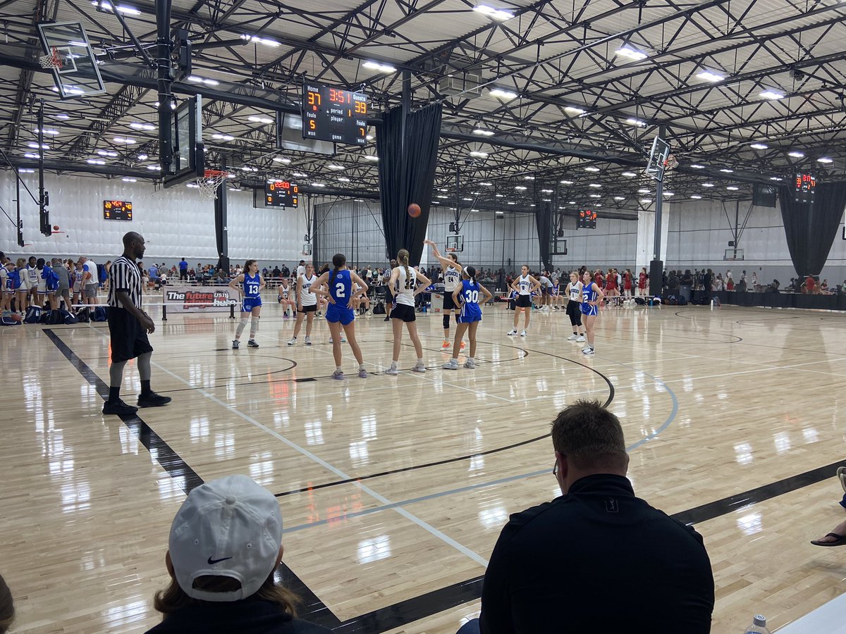 MustangsWBB's tweet photo. Couple of pictures from the weekend. Lots of varsity MustangWBBs on this floor. @TrinityGygi @sydney_bode_06 @Powel12Kiersten @MiaSchaefer1010 #Jess #Hayley #GoMustangs https://t.co/1uicM24oGj