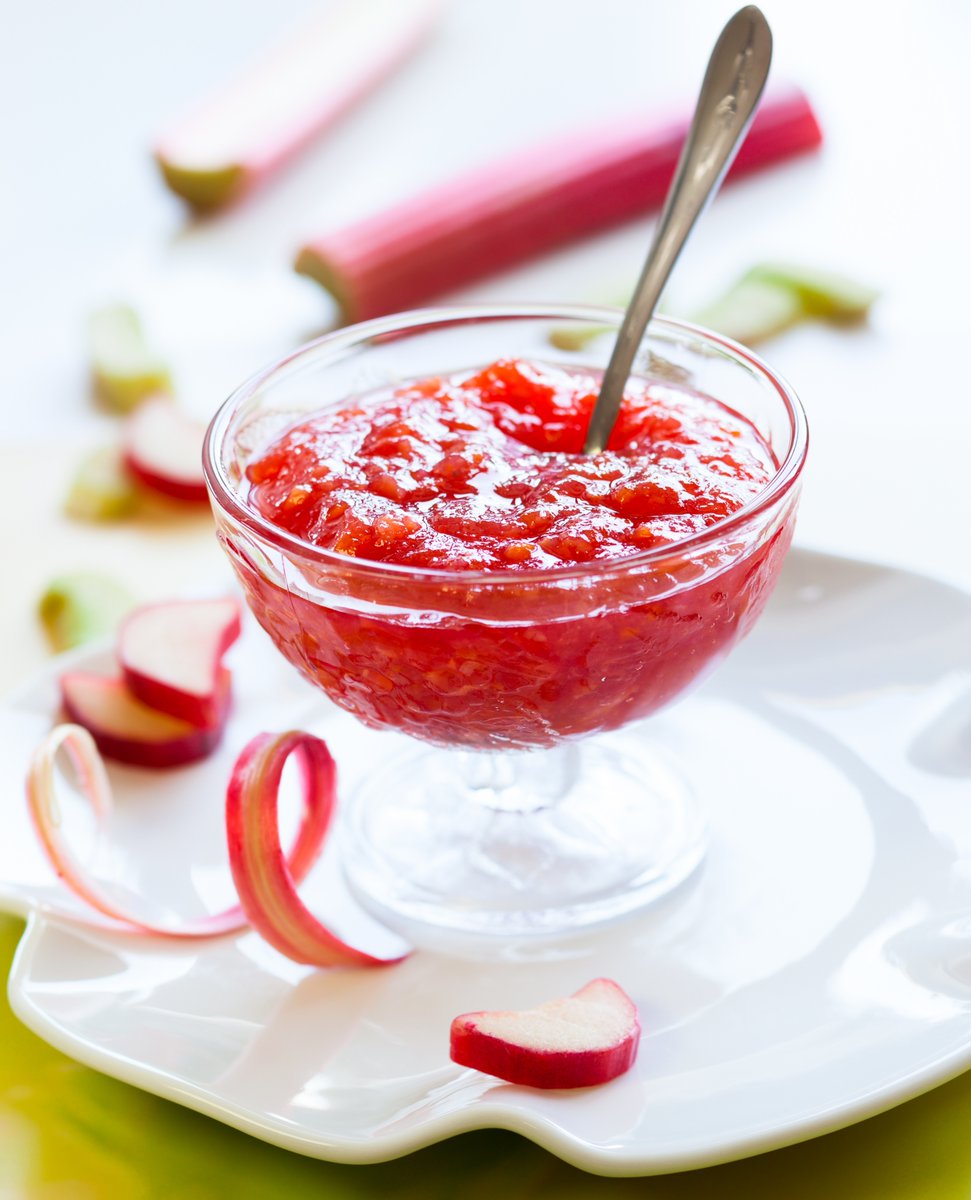Got rhubarb? If you do, beyond the pie and cobbler you can turn those rosy stalks into here's a compote so delicious that you may decide to plant another row! And, for those without a garden out the door, the stalks are in markets now.

🔗: blog.sousvidesupreme.com/2013/05/sous-v…