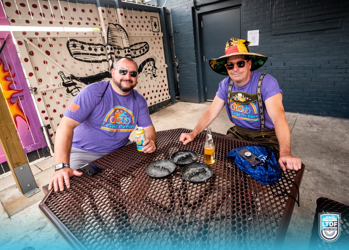 LeTourDeFort's tweet photo. When a beer wears a cap, it’s called a bottlecap.😆

What is called when a person wears a mural?

 #LeTourDeFort  #MyFortWayne https://t.co/AW108GHeug