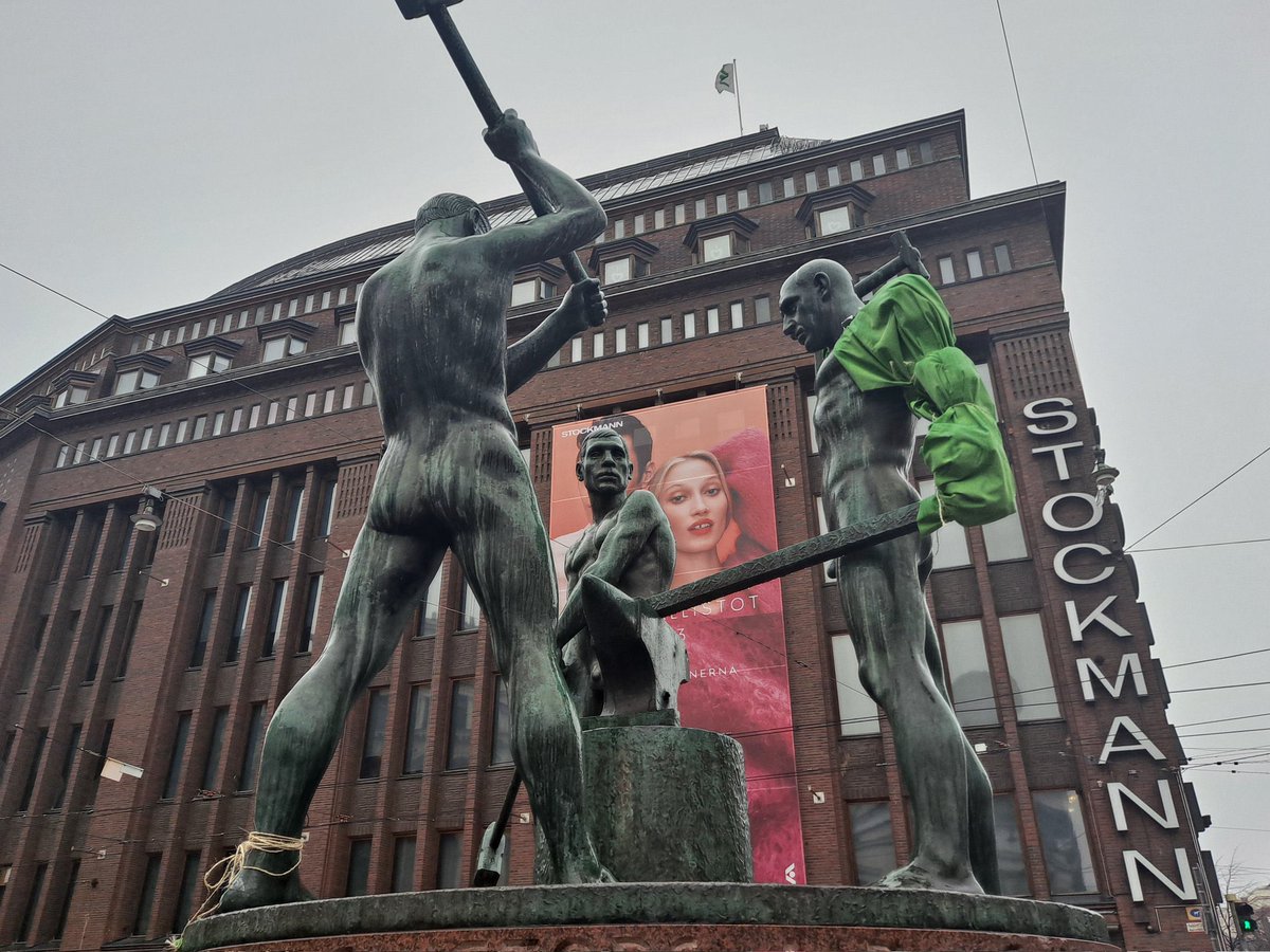 minnahuoti's tweet photo. And the famous Finnish statue Kolme seppää The three blacksmiths celebrating the @Eurovision Song Contest #Käärijä #chachachaa https://t.co/LBKYRamuf0
