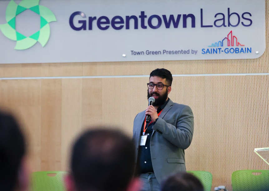 GreentownLabs's tweet photo. “We are impressed with how fast the corporate partners have helped us to move in this program,” says Gurmesh Sidhu, co-founder and Chief Product Officer of @moment_energy of the progress made with Mitsubishi Corporation (Americas) through #GoMake2022: https://t.co/vFBHGxTPRD https://t.co/rpFSakKoue