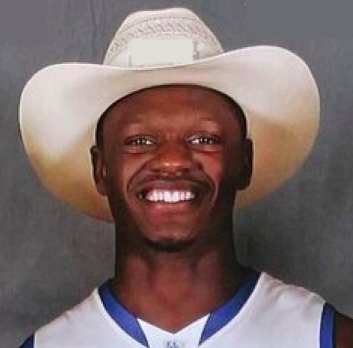 NBAisSOFT's tweet image. Biggest Knicks game of my life tonight no matter what I am happy to be here. Time for randle to step up and prove why he’s 50x better than a bot named Edrice. I want our guys fighting for their lives just like they did during all 82 regular season games #KnicksTape #DirtyDan