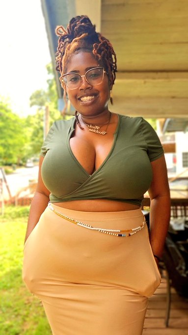 Did you eat today? Is she feeding you? https://t.co/pwbHd9SQeU