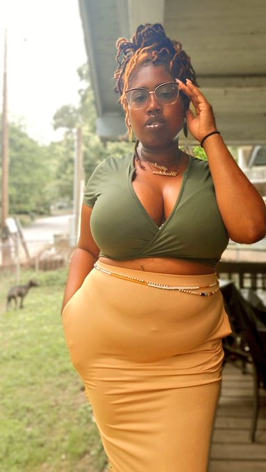 Did you eat today? Is she feeding you? https://t.co/pwbHd9SQeU