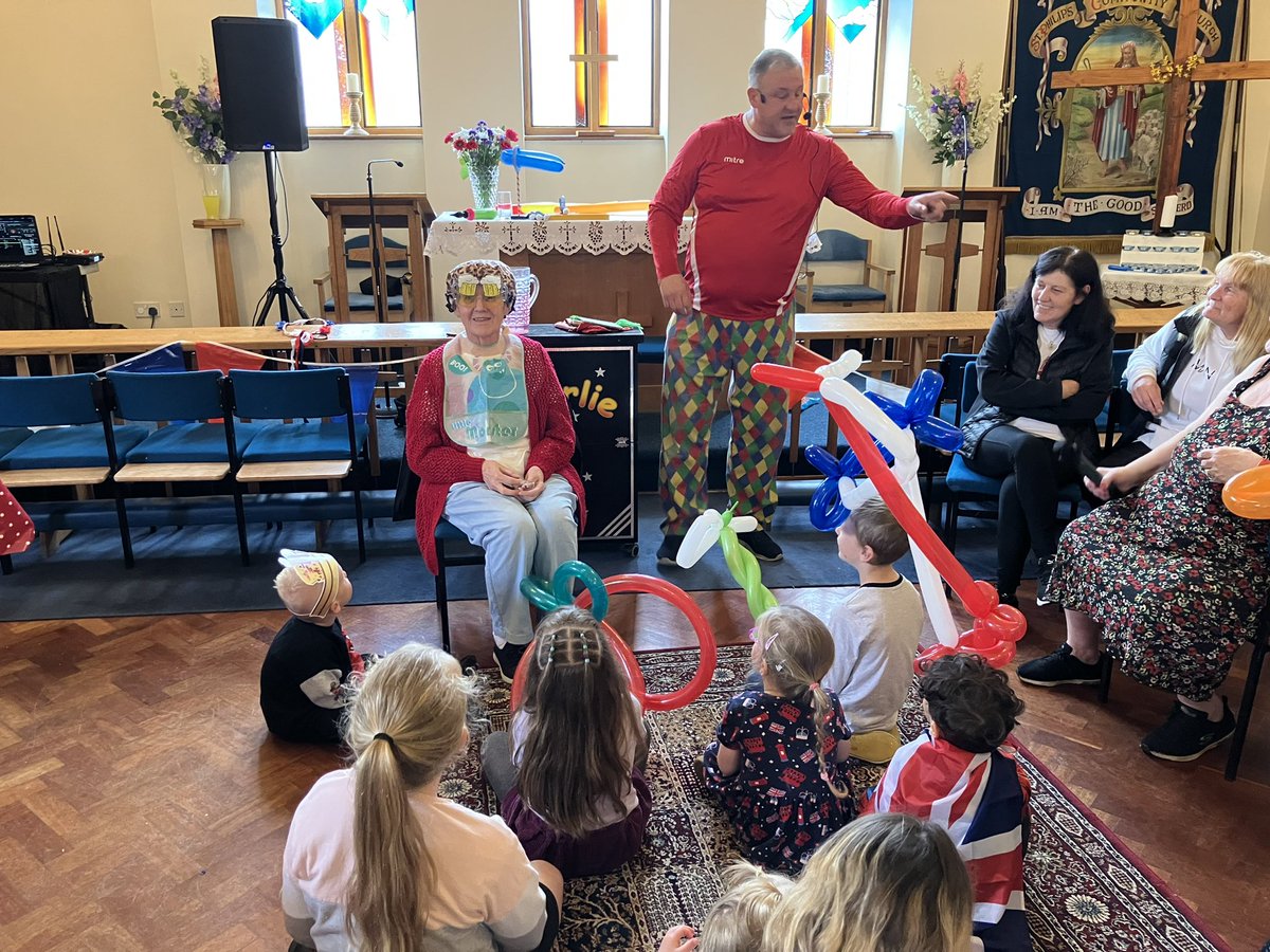 RevMarkOrrell's tweet photo. I love #Jesus and I love His Church! Only in Churches will you find such an amazing group of people. #Community #Coronation #Jesus @churchofengland https://t.co/pb4KnquuOO