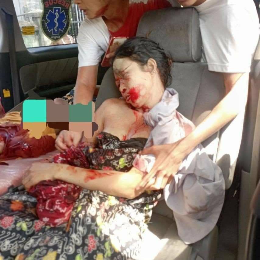 TheintThiriThu7's tweet photo. Tw // death  Chit Thame who is 10 yo, and Daw Kyu Kyu Naing, the daughter and sister of U Win Naing, an executive of NLD party, were killed by Pyu Saw Htwe in Mingalardone tsp, Yangon yesterday.  #WarCrimesOfJunta #2023May8Coup #WhatsHappeningInMyanmar https://t.co/GtJpxczNCp
