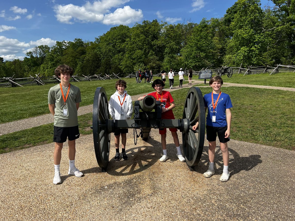 KellySyroka's tweet photo. Bus #4
Great trip to Gettysburg! Our tour guide Bob taught us A LOT! 
@OOMSDC @OOMS_OLSD https://t.co/S7qvZERc4h