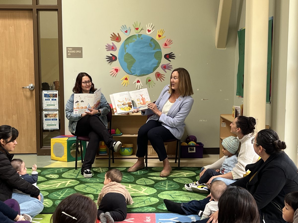 ASM_Irwin's tweet photo. I was privileged to participate in @First5Ventura "Take 5 &amp; Read to Kids' program at the Ruben Castro Center in Moorpark. The love of reading starts at an early age. These children enjoyed Dragons Love Tacos in both English &amp; Spanish. #Take5VC https://t.co/JLKsHd79Cr
