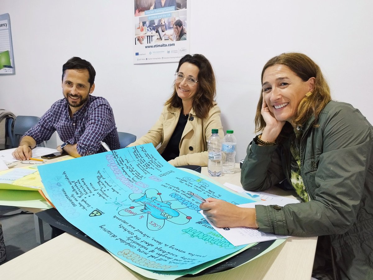 SoniaTorregrosa's tweet photo. Profesores todoterreno! Curso de CLIL para seguir avanzando y mejorando contenidos y metodología. https://t.co/8mDlUFbsY4
