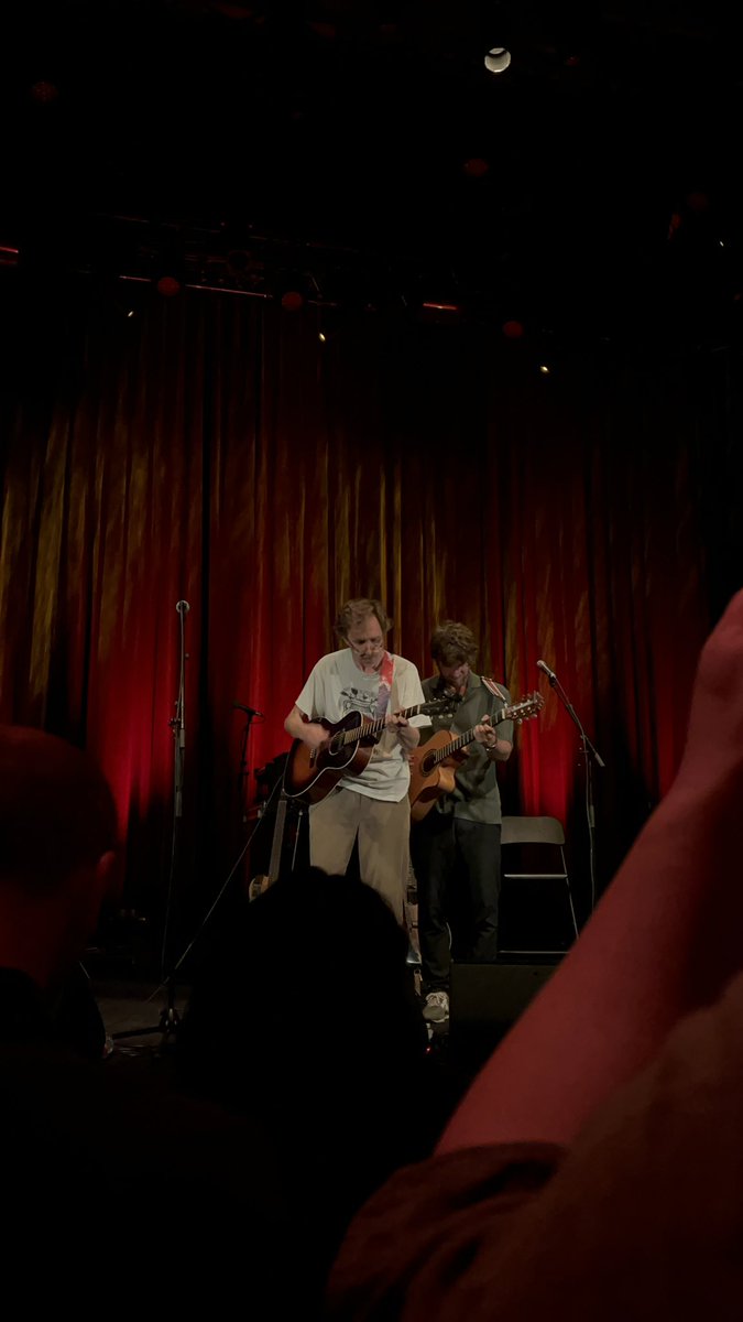 tsibecomecinema's tweet photo. #kingsofconvinience ♥️♥️♥️ heart was warm, the concert where i smiled tout au longue de la nuit 🥹 we wish to have our minds and hearts as soothing as calm as KOC’s songs 🧡 https://t.co/Cju9I4TMUF
