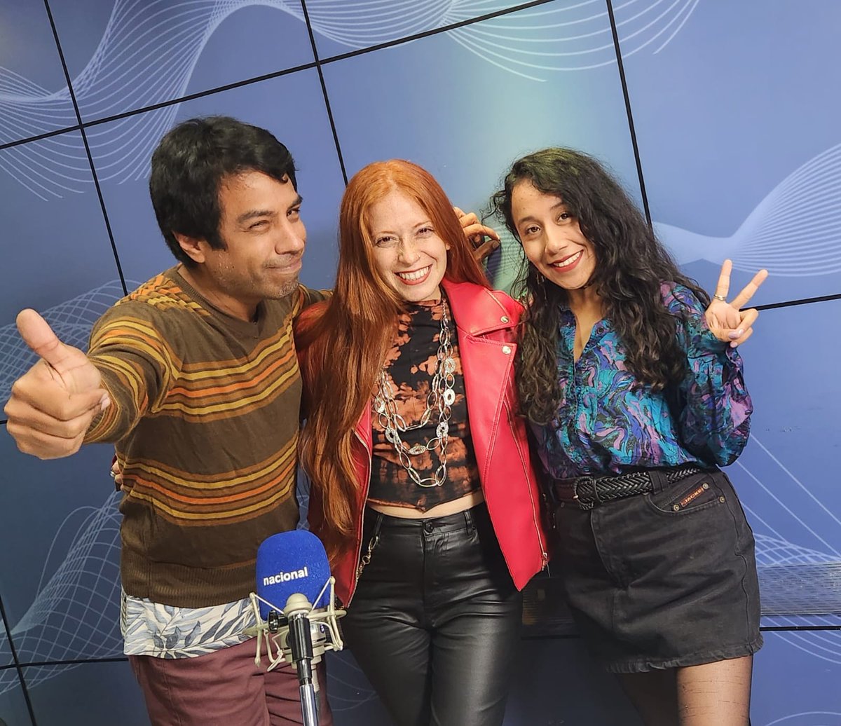 RadioNacionalFM's tweet photo. 🔵Ya estamos al aire en #ElAmigoInvisible y hoy tenemos como invitada a la gran #StephRED. Sigue la transmisión a través de nuestra señal FM y también vía YouTube. https://t.co/FubzdDZuzy