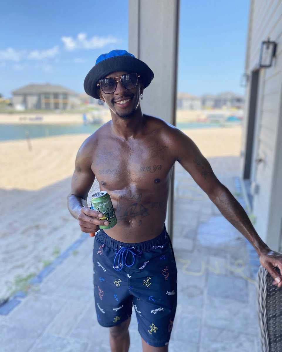 Aaron Scott tweet media