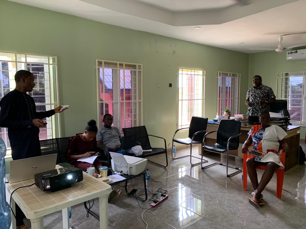 fjdpnigeria's tweet photo. The FJDP Coordinator, Admin Manager, program Manager and staff on the SCORE project, funded by Misereor earlier today received Mr. Cosmas Olaniyan, the consultant on the Project who took them through the baseline assessment to fully launch the project.
#ThisIsFjdp https://t.co/37mJVI5DmF