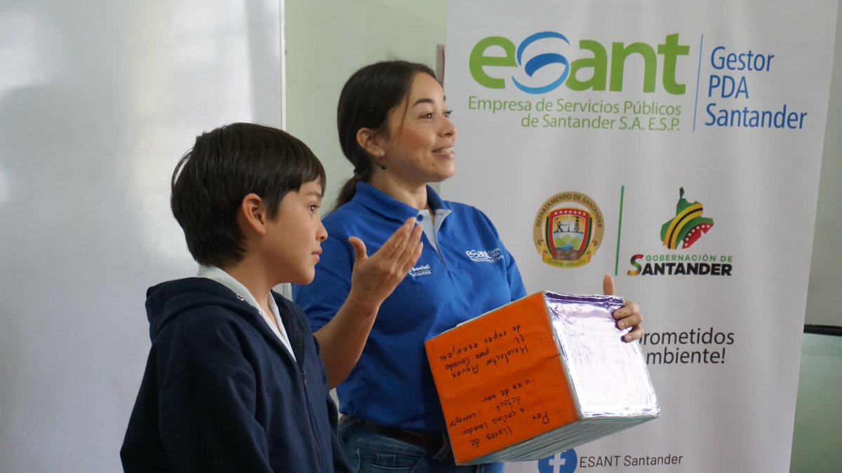 EsantSantander's tweet photo. ¿Sabías qué?.. 💭 Es importante aprender a ahorrar y utilizar el agua de forma eficiente. 💙💧
En ESANT S.A E.S.P estamos comprometidos con el cuidado del medio ambiente y por eso nos enorgullece haber capacitado a 22 estudiantes (sigue hilo) https://t.co/vuCUZUeyGz