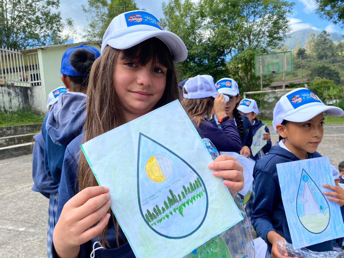 EsantSantander's tweet photo. ¿Sabías qué?.. 💭 Es importante aprender a ahorrar y utilizar el agua de forma eficiente. 💙💧
En ESANT S.A E.S.P estamos comprometidos con el cuidado del medio ambiente y por eso nos enorgullece haber capacitado a 22 estudiantes (sigue hilo) https://t.co/vuCUZUeyGz