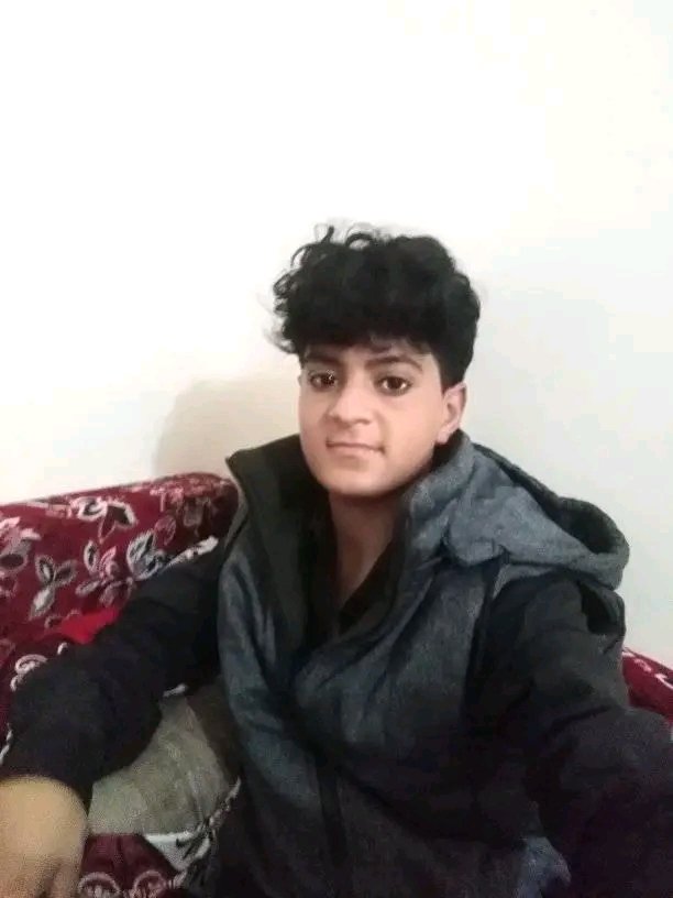 ياااااشباب مساكم الله بالخير والعافية اشتي مباااادلين من  صنعا ولا من ذمار وهم قادرين يطلعو صنعا المهم يكون عمره 17 ولا 18 و الجاااد ينط خاااص ويرسل صورته ويعرف بنفسه اشتي مبادلين ولا سوااااالب ولا موجبين مزز المهم يكونو بالعمر ذي انا قولت 17 ولا 18