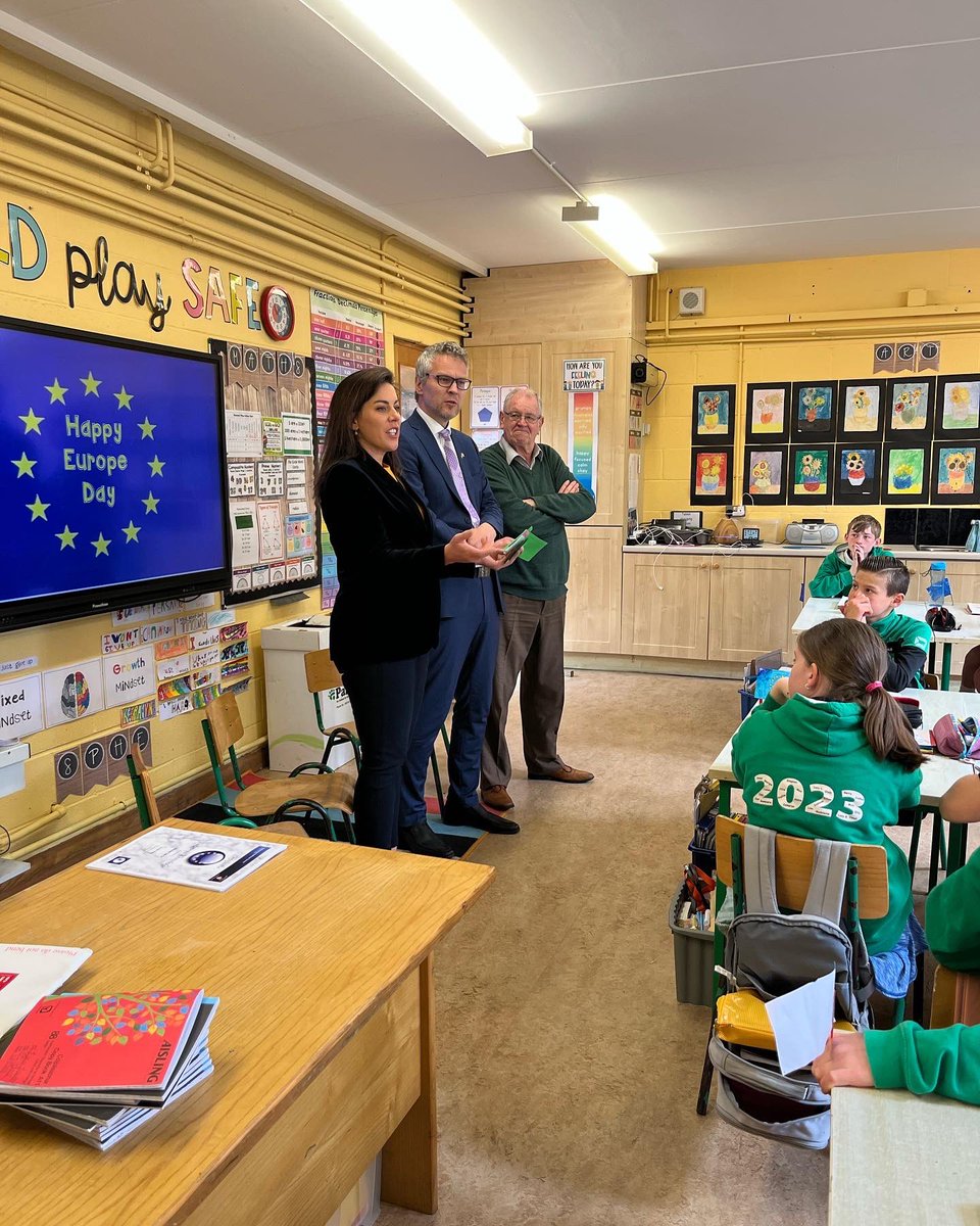 Tomorrow is #EuropeDay2023 and we had the great honour of <a href="/CarrollJennifer/">Jennifer Carroll MacNeill TD</a> raising our <a href="/emireland/">European Movement Ireland</a> #bluestarflag 6th Class earned with their work in European Studies. She was accompanied by His Excellency, Juris Štālmeistars Ambassador of Latvia <a href="/LVinIreland/">Latvia in Ireland</a> and <a href="/JimGildea2014/">Cllr. Jim Gildea</a>.